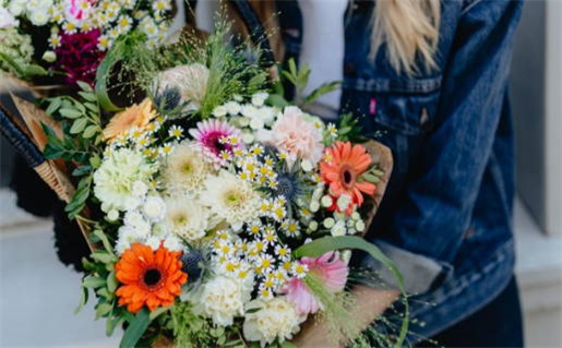 2030年04月15日是不是领证吉日 是领证结婚好日子吗